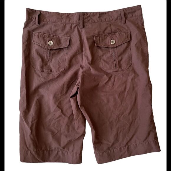 Weatherproof Garment Company brown hiking shorts with tab/ button leg, size 12. - Picture 2 of 4